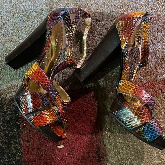 BCBG WOMAN SANDAL💜💜 - Picture 4 of 11